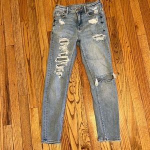 Light wash ripped American eagle mom jeans 000 short